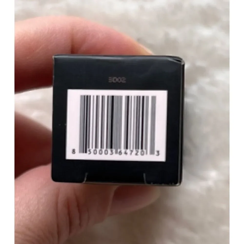 NIB DEFIANCE BEAUTY by Nechami Luminous Liquid Lipstick in Iconic, 4.3 ml